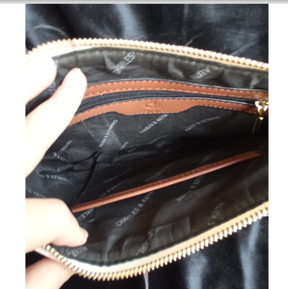 Charles&Keith 1st Copy - Picture 2 of 3